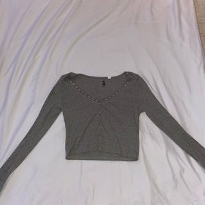Gray cropped pacsun long sleeve shirt with detail